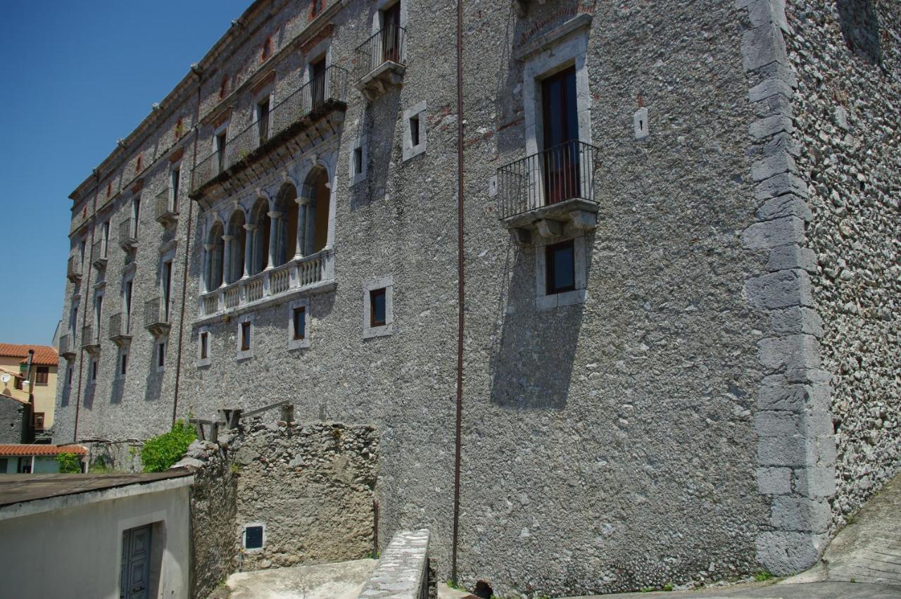 Le Due Lanterne Hotel Aieta Kültér fotó