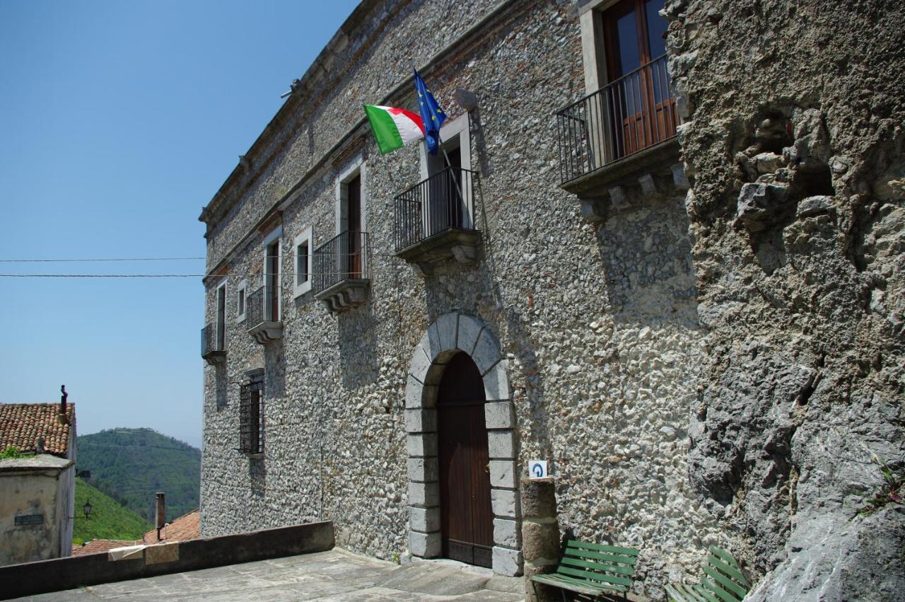 Le Due Lanterne Hotel Aieta Kültér fotó
