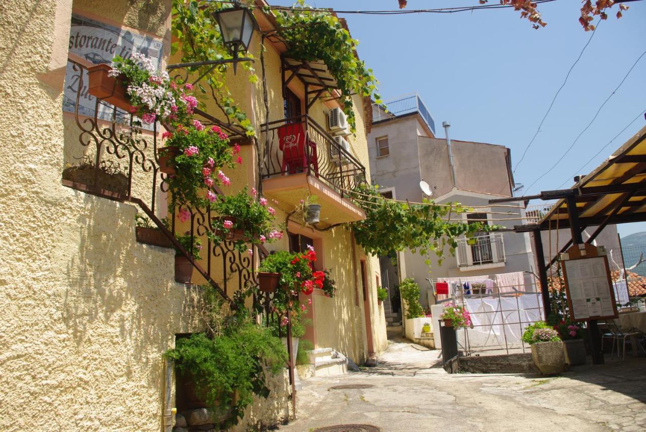 Le Due Lanterne Hotel Aieta Kültér fotó