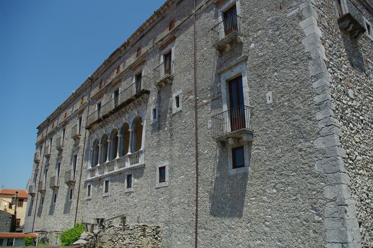 Le Due Lanterne Hotel Aieta Kültér fotó