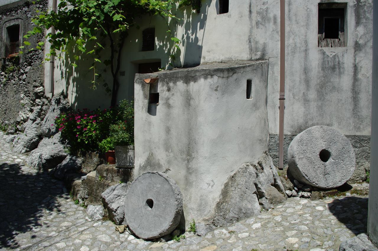 Le Due Lanterne Hotel Aieta Kültér fotó